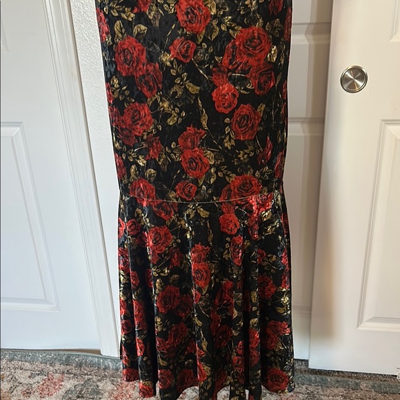 Floral Black and Red Women's Skirt - Picture 3 of 9